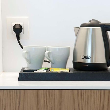 Radisson Blu Towers Kaushambi Delhi NCR Hotel Ghaziabad Bagian luar foto A kettle
