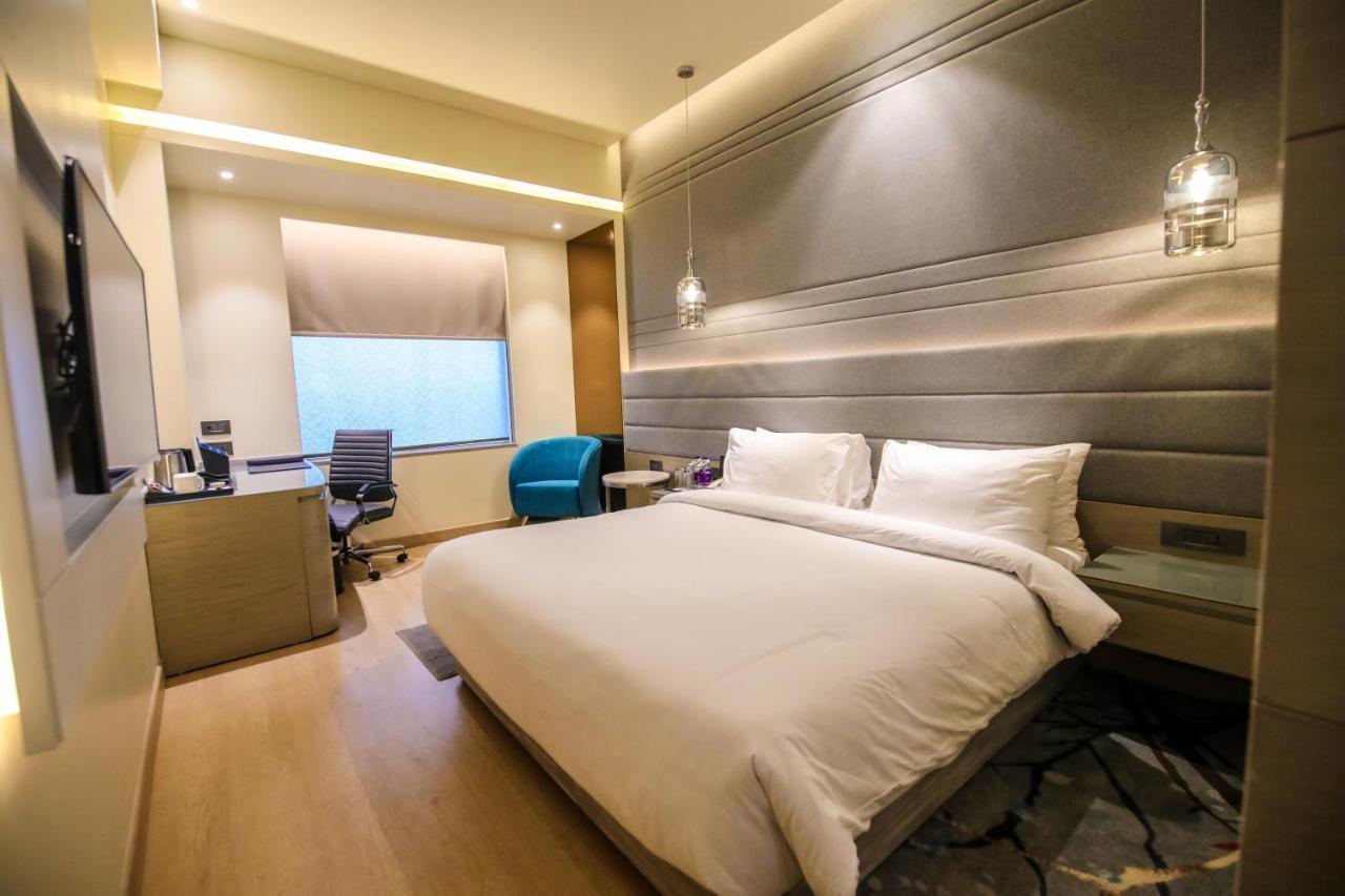 Radisson Blu Towers Kaushambi Delhi NCR Hotel Ghaziabad Bagian luar foto Deluxe Room