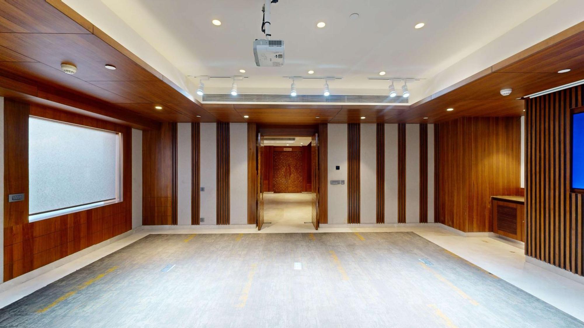 Radisson Blu Towers Kaushambi Delhi NCR Hotel Ghaziabad Bagian luar foto The interior of the library