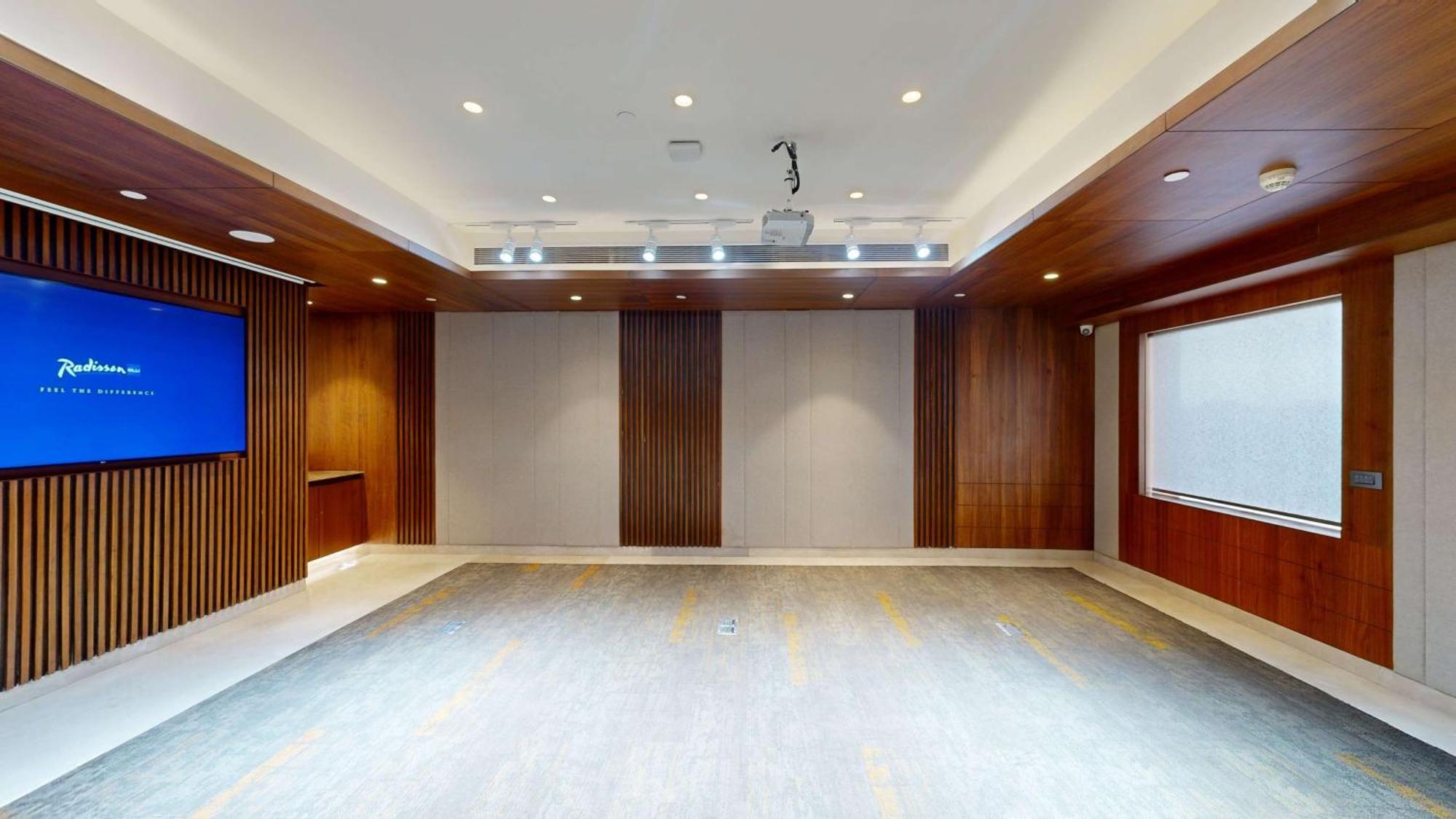 Radisson Blu Towers Kaushambi Delhi NCR Hotel Ghaziabad Bagian luar foto The 3D model of the meeting room