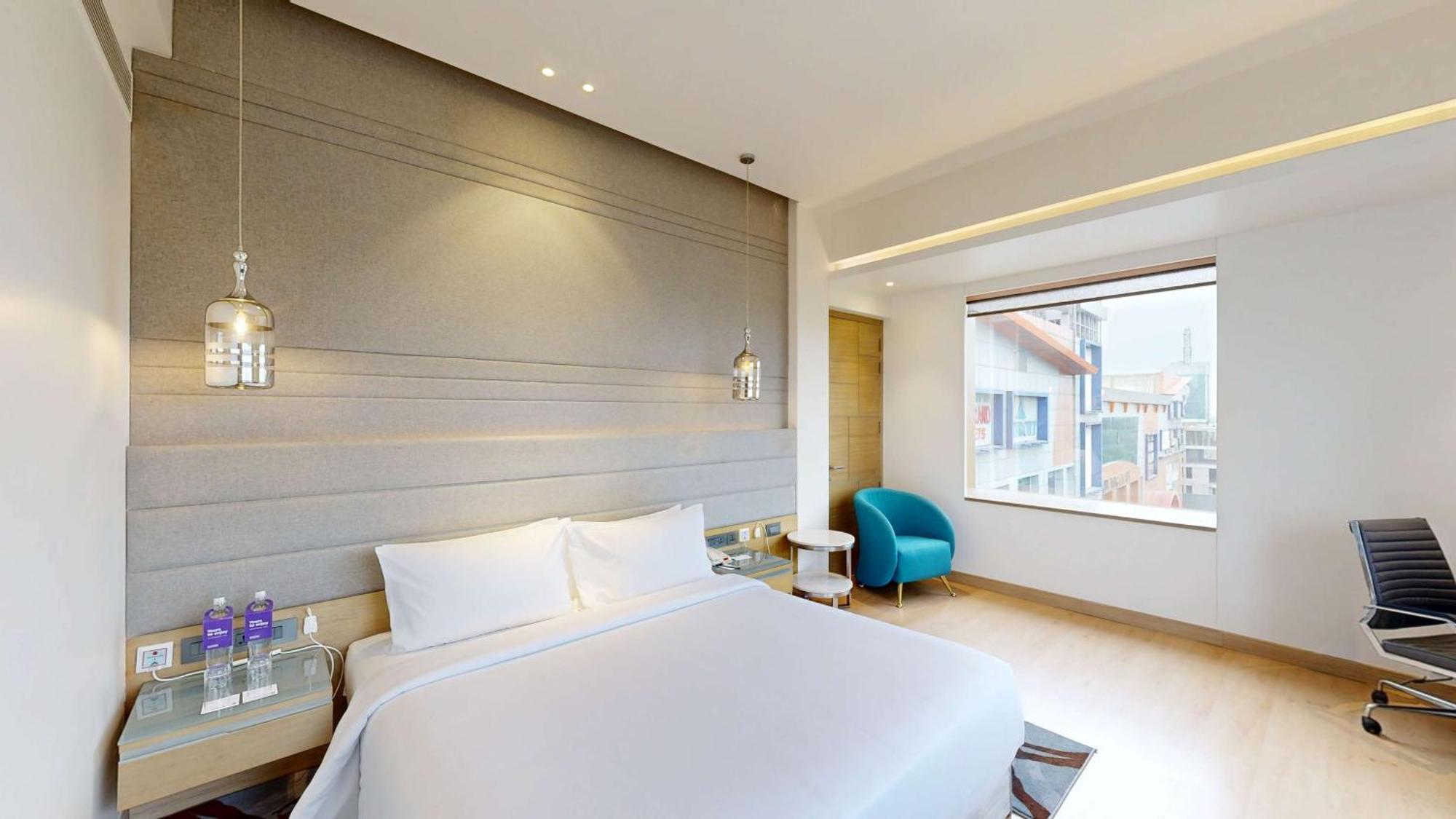 Radisson Blu Towers Kaushambi Delhi NCR Hotel Ghaziabad Bagian luar foto A room at the hotel